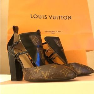 Louis Vuitton Headline Pump